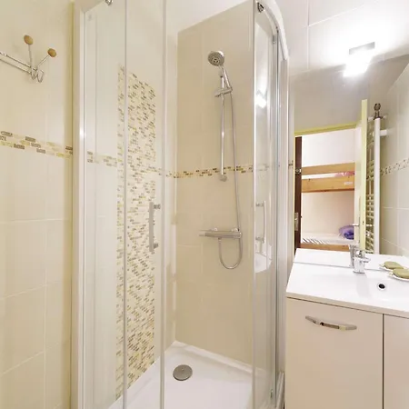 6 Personnes Pied Des Pistes Avec Balcon Et Vue Montagnes - Fr-1-400-28