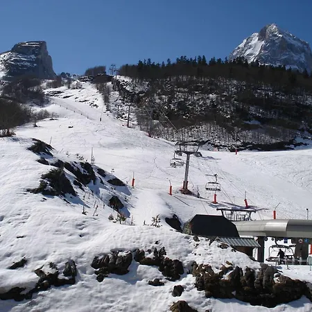 شقة 6 Personnes Pied Des Pistes Avec Balcon Et Vue Montagnes - Fr-1-400-28 *